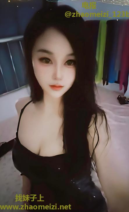 黑丝SM女王足交诱惑
