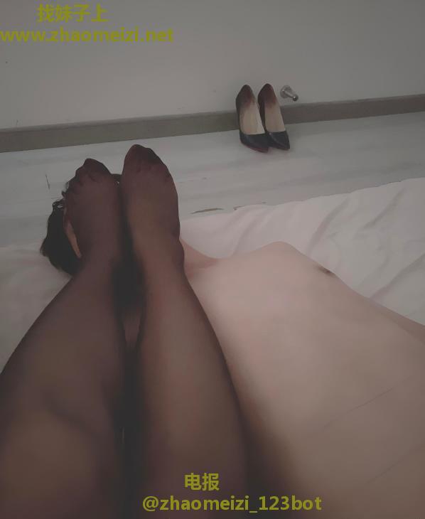 黑丝SM女王足交诱惑