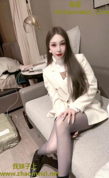 天拖性格美女