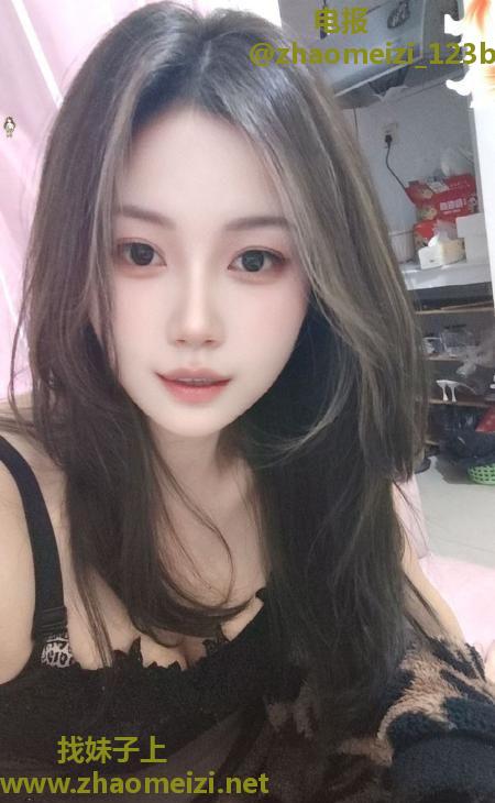 二七区大奶骚女夏老师