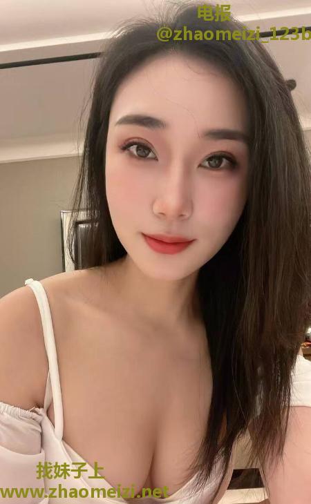 丰满迷人美少妇