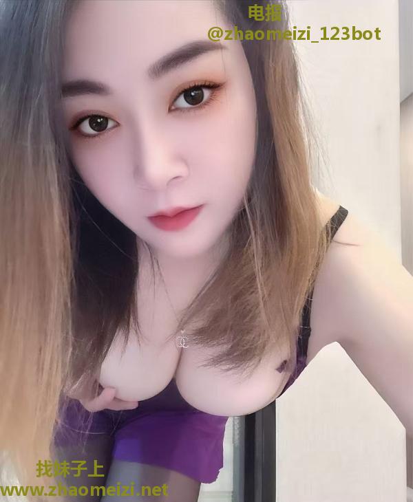 大奶榨精少妇