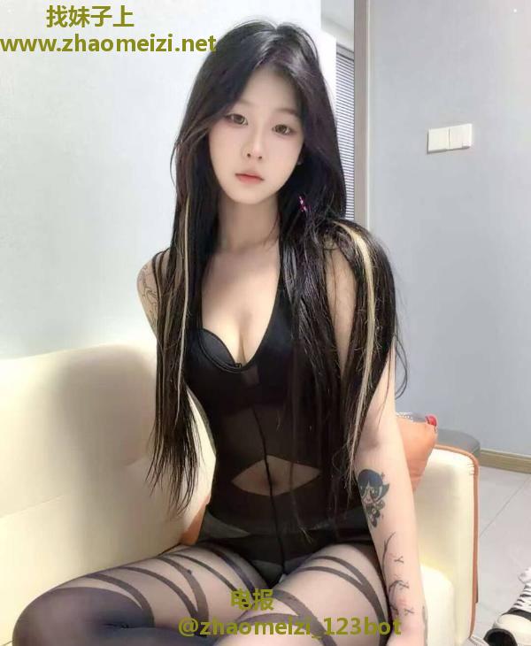00后黑丝风骚小不点