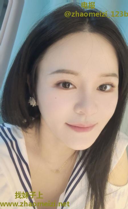 美乳兼职美女