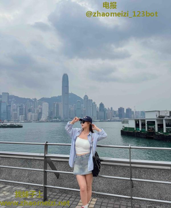 诱人御姐娜娜