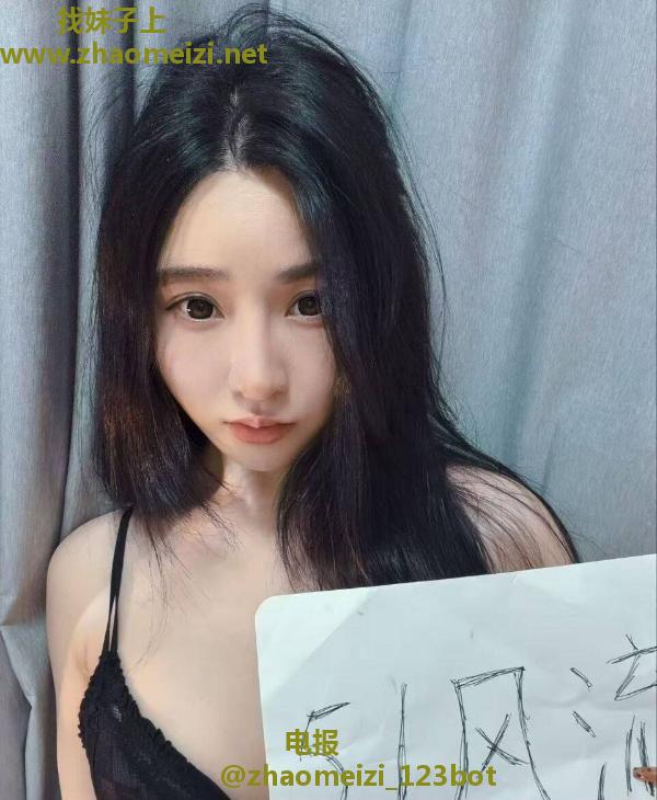 可爱性感妹子