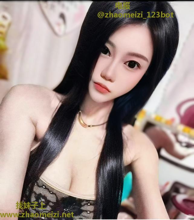 巨乳美腿三通御姐