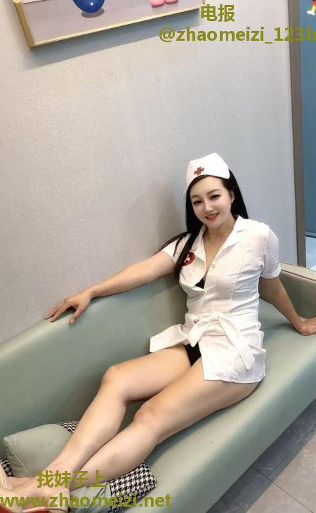上城制服骚货饱饱