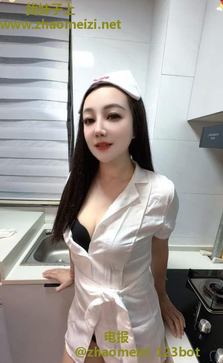 上城制服骚货饱饱