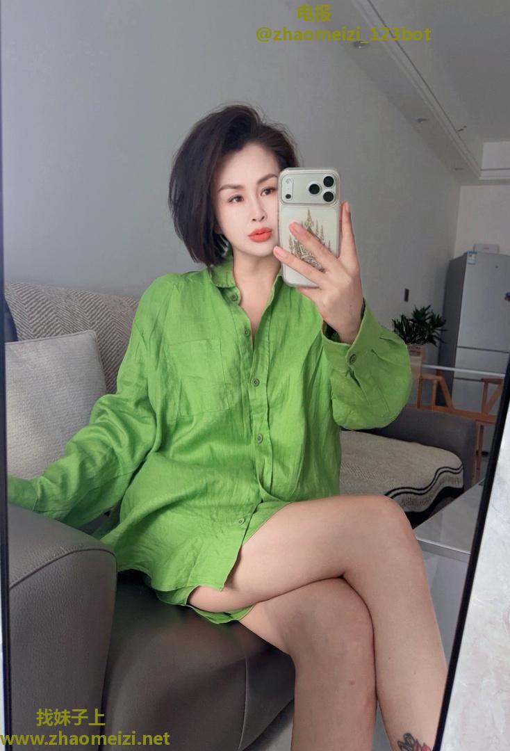 美白少妇