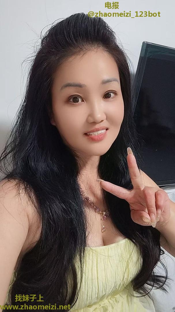 大奶子美女