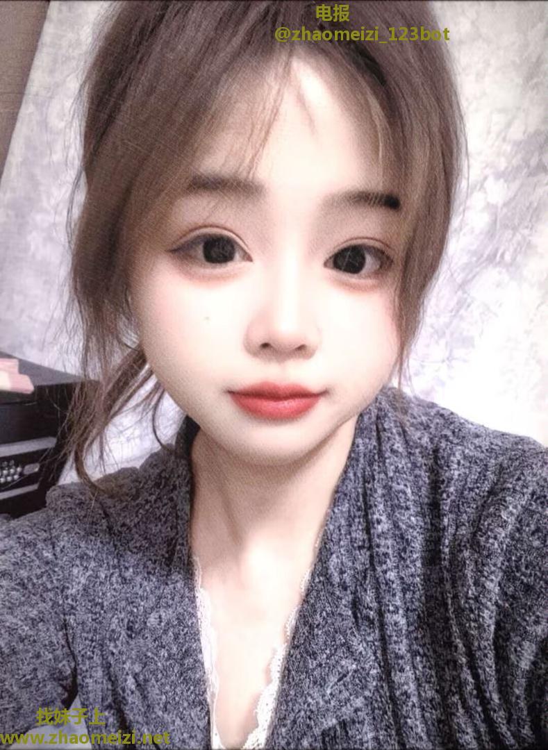 历城丰满性感小骚妹