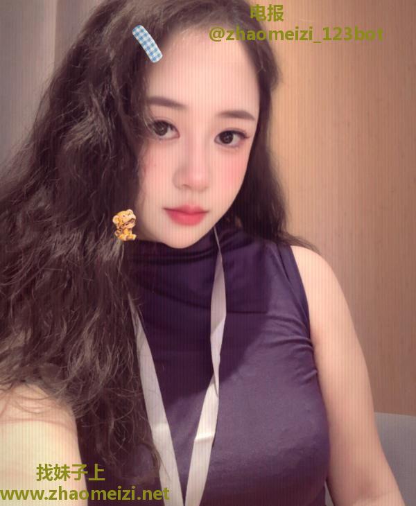 温柔甜美风骚大胸妹