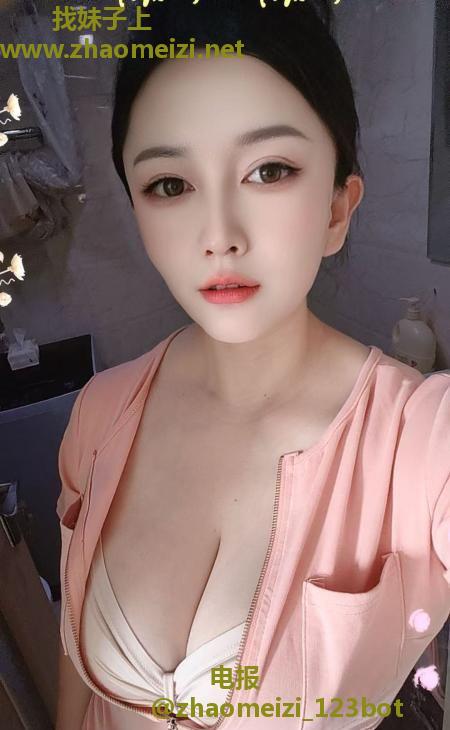 大奶乳交女王