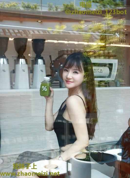 性感身材翘臀颜值老师