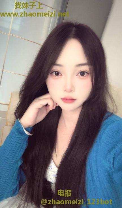 大胸零零后纯情妹