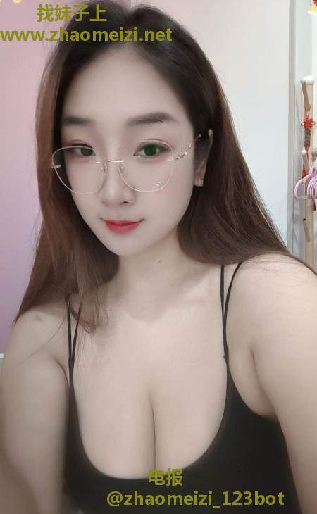 大奶六六