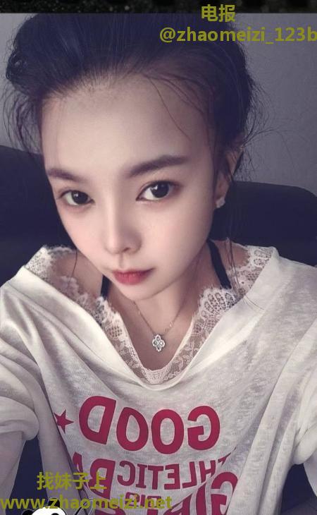 风骚大奶服务好妹子