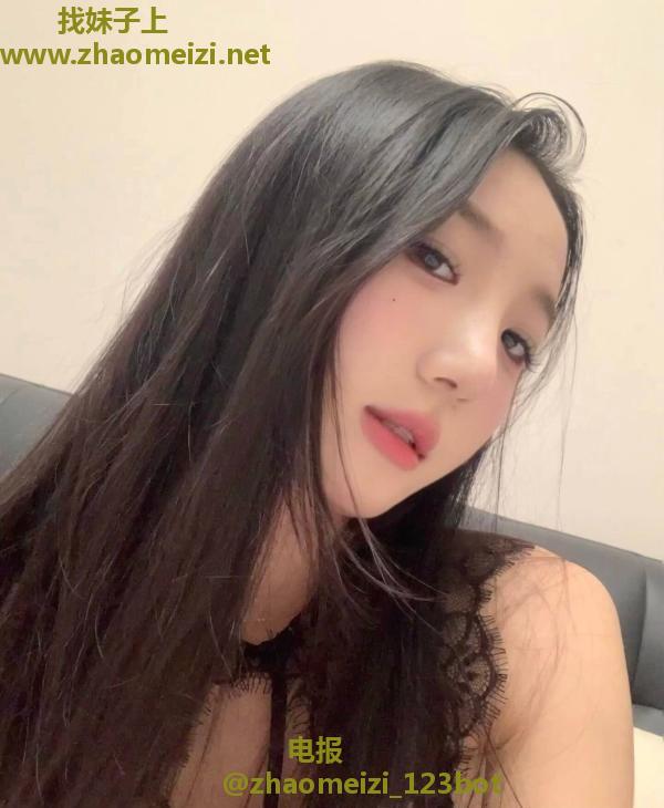 风情蕾丝靓妹子