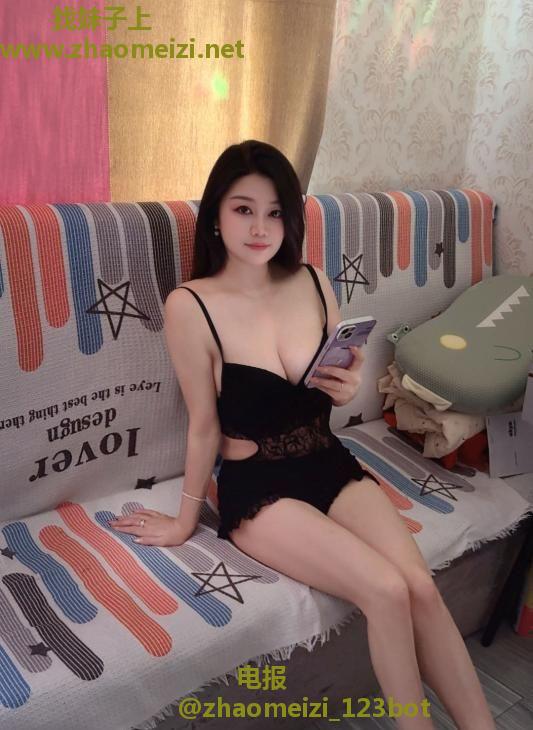 美乳肉臀长腿月月