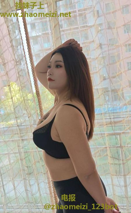 风情万种大奶单身女