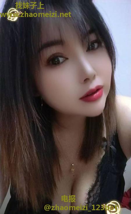 新建丰满性感少妇