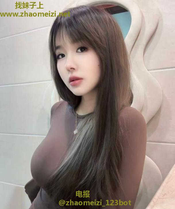 天河性感丰满小红
