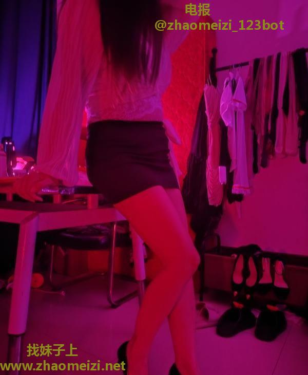 长舌骚货