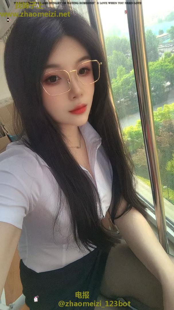 黄渠温柔御姐范