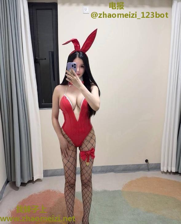 性感翘臀长腿颜值老师