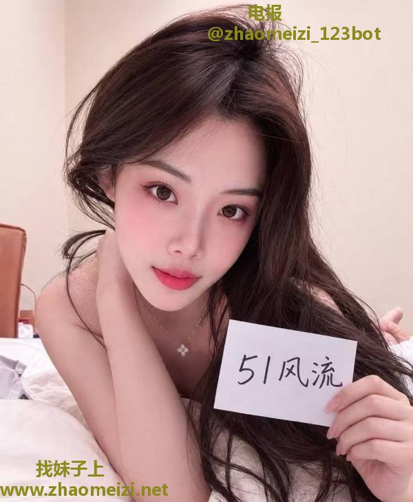 清纯小骚嫩妹