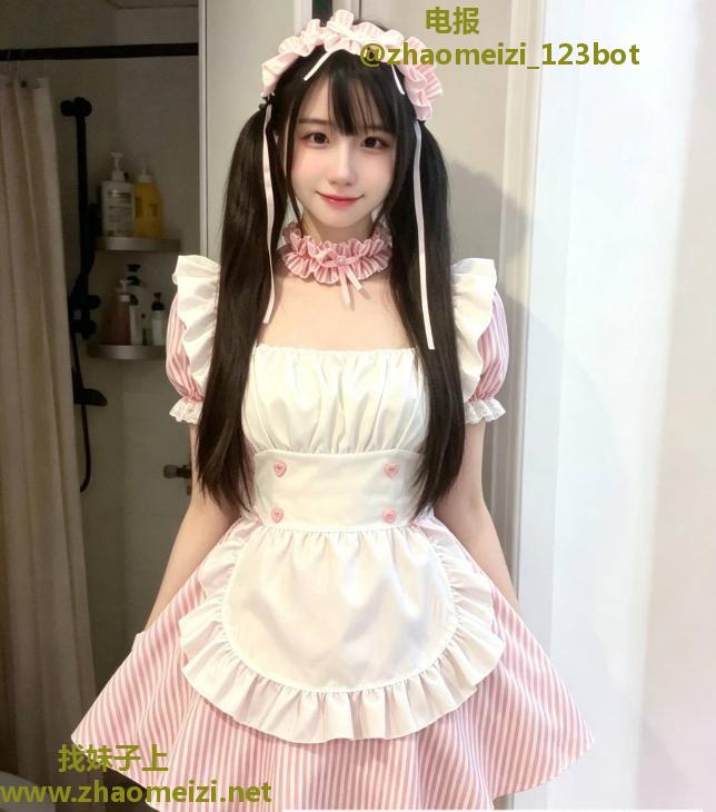甜美颜值二次元嫩妹