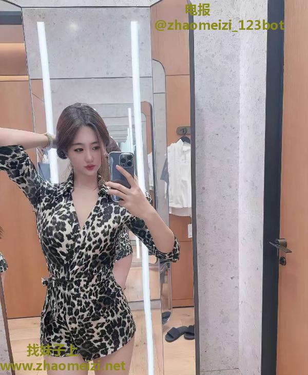 肥臀欲女很风骚