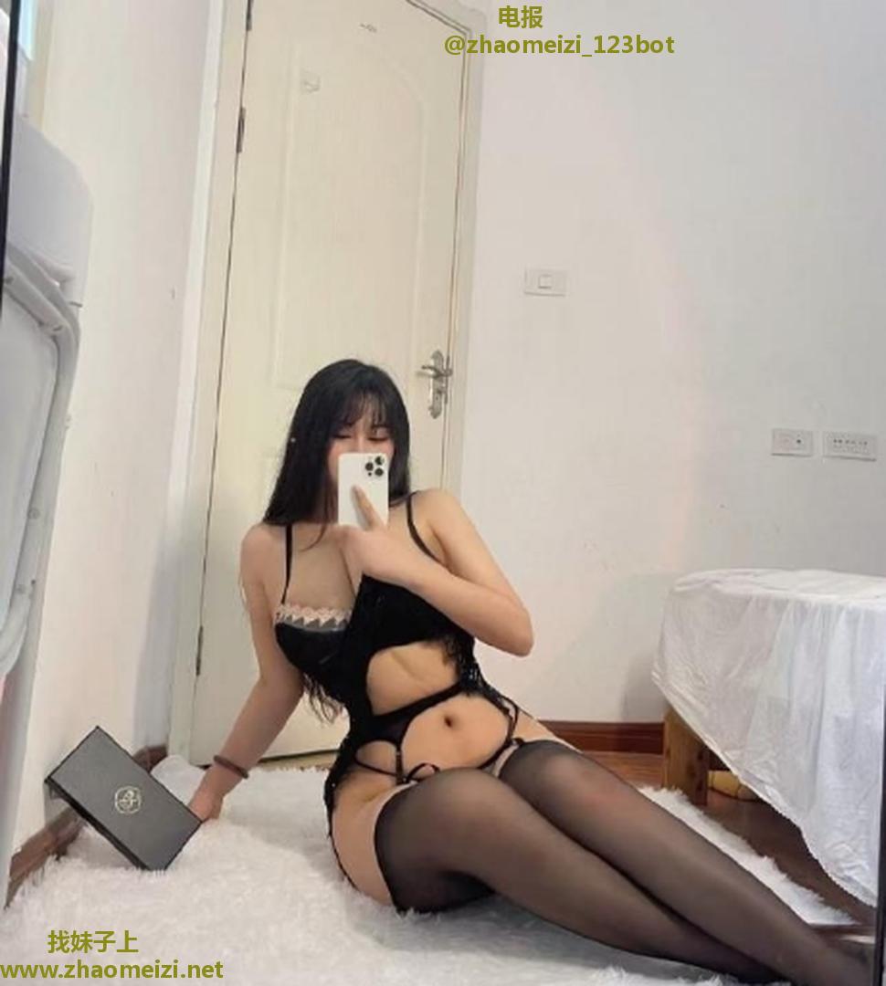 刚下海三点粉的小骚货