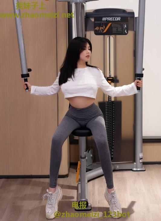 海安大胸美女婷婷