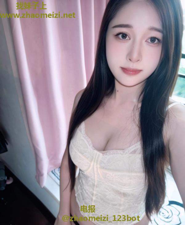 性感巨乳大眼嫩妹