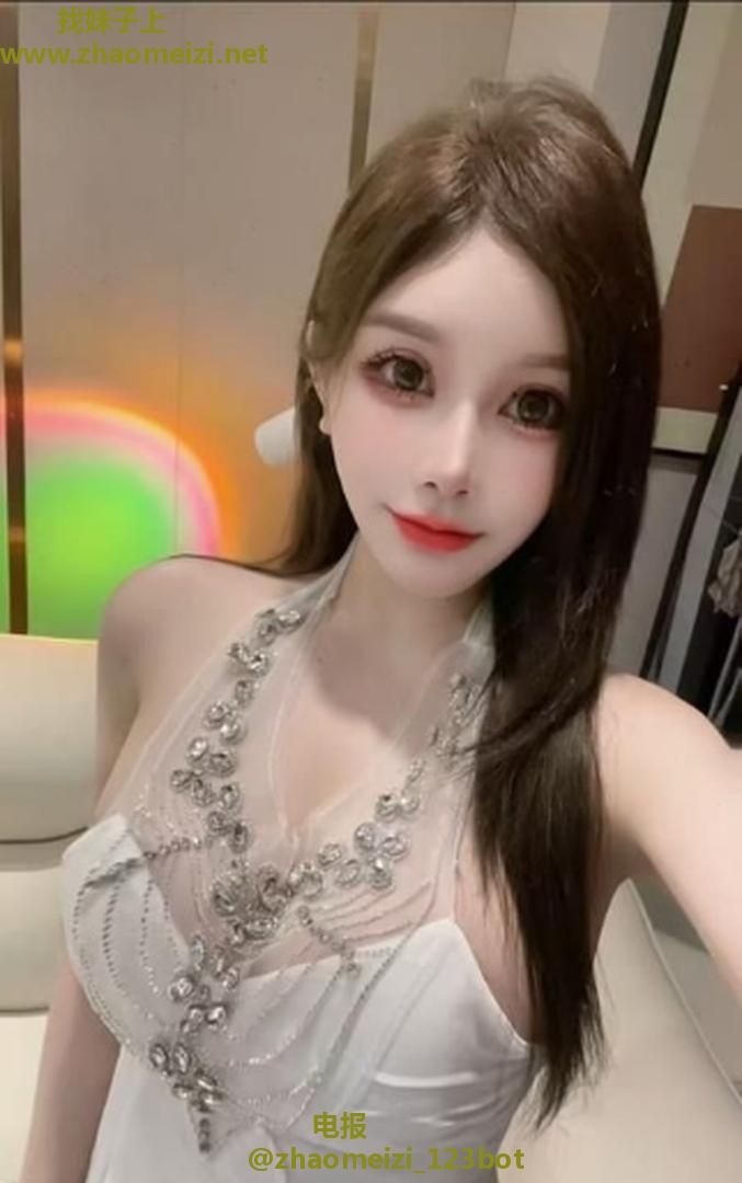肤白貌美逼紧欲女兼职