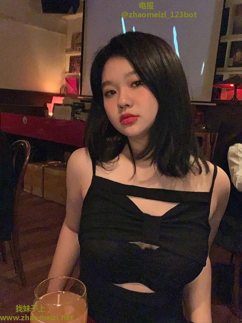 呼市白嫩大美妞冰冰姐