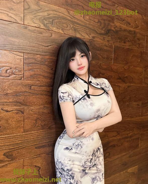 紧致小穴巨奶煊煊