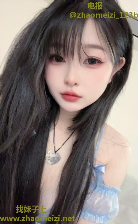 肤白貌美性感美胸国宝