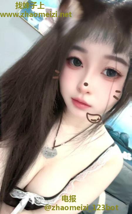 肤白貌美性感美胸国宝