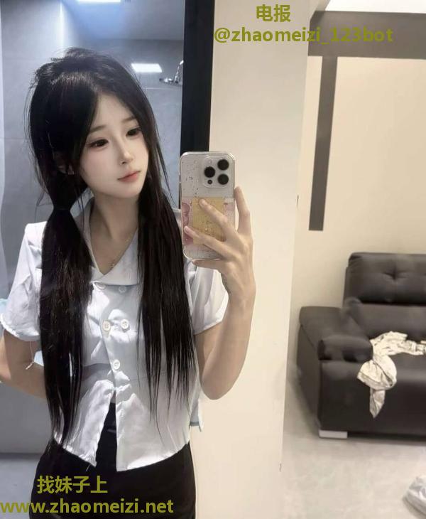 很嫩的精神小妹