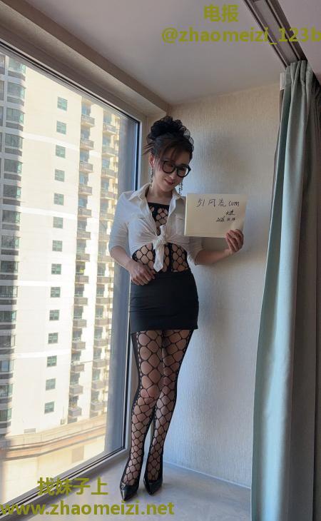 蝴蝶紧致骚安妮