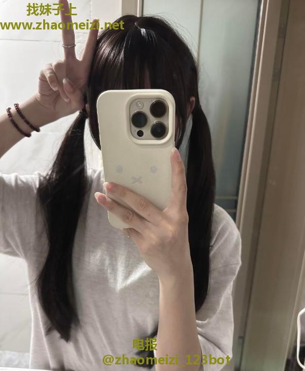 包河双马尾嫩妹