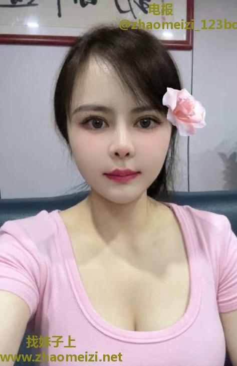 大奶榨汁少妇