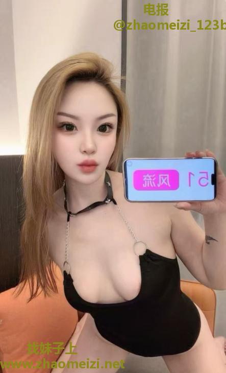 前凸后翘美女淼淼