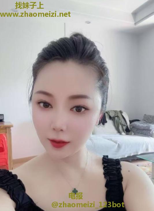 性感大奶莉莉