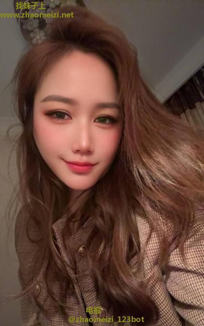 性感美乳紧致粉嫩骚货
