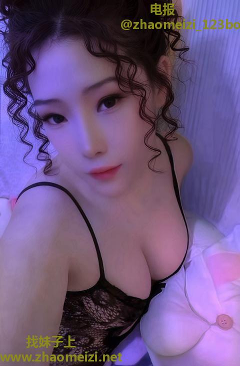 妩媚风骚轻熟女