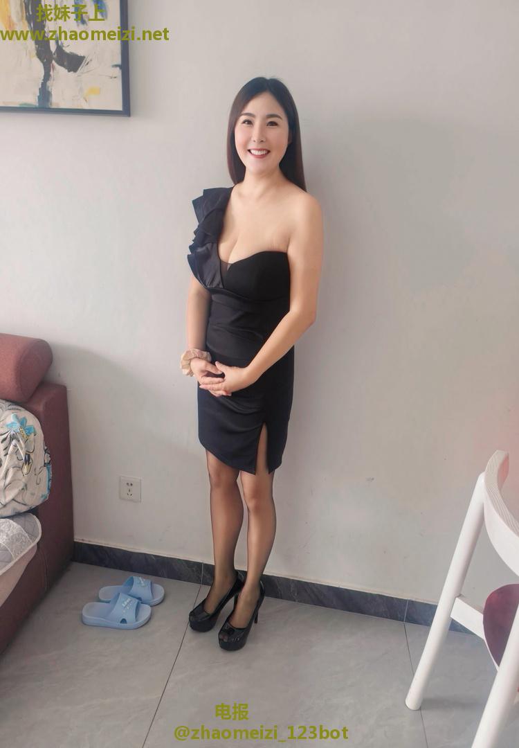 大胸少妇300